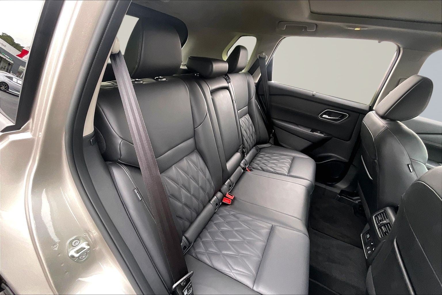 2025 Nissan Rogue Platinum