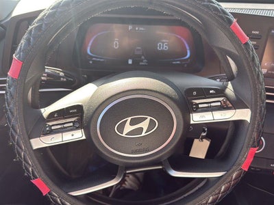 2025 Hyundai ELANTRA SE