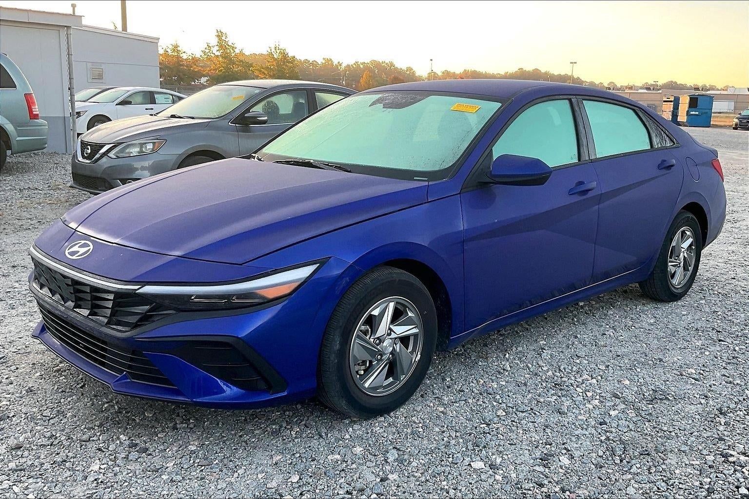 2025 Hyundai ELANTRA SE