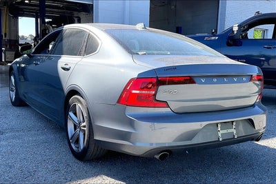 2019 Volvo S90 Momentum