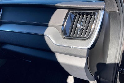 2022 Volvo XC60 R-Design