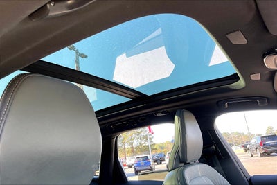 2022 Volvo XC60 R-Design