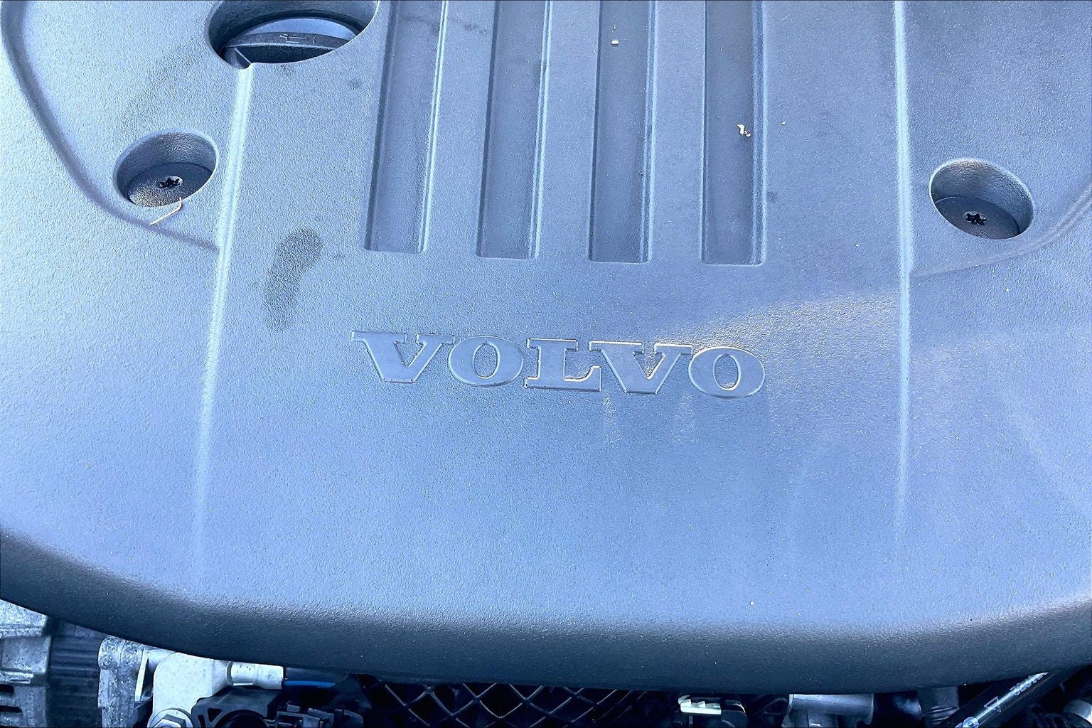 2022 Volvo XC60 R-Design