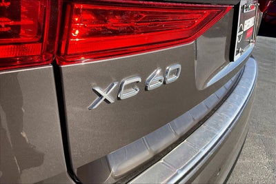 2022 Volvo XC60 R-Design