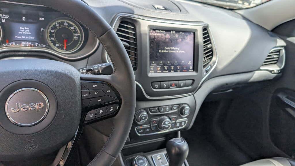 2023 Jeep Cherokee Altitude Lux