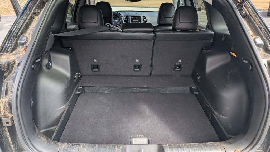 2023 Jeep Cherokee Altitude Lux