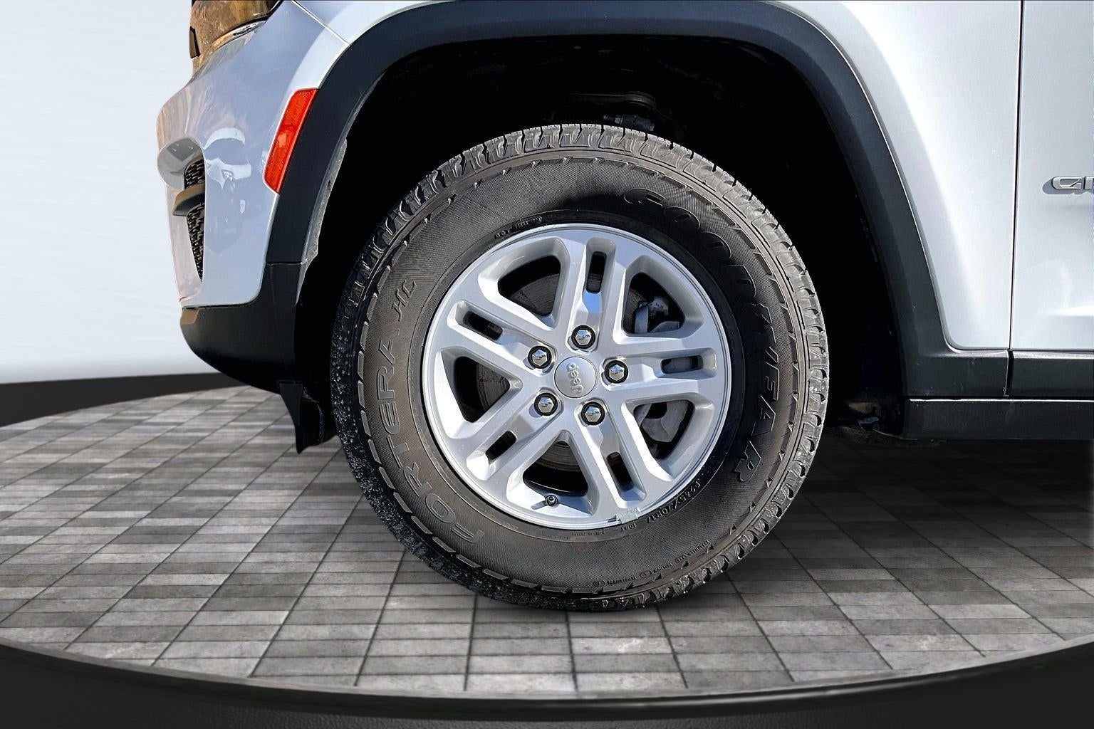 2025 Jeep Grand Cherokee Laredo