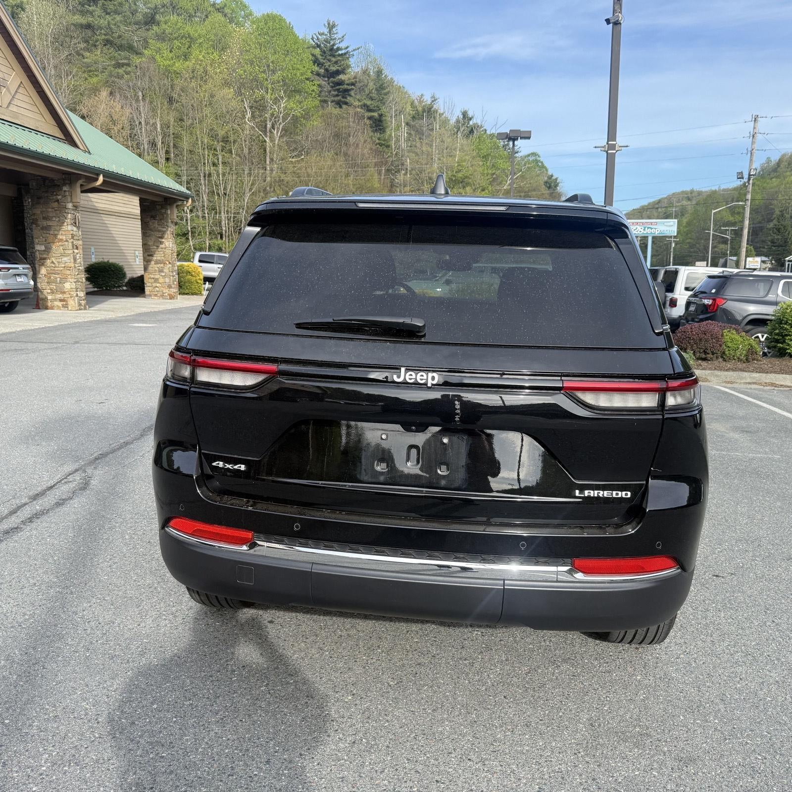 2024 Jeep Grand Cherokee Laredo X