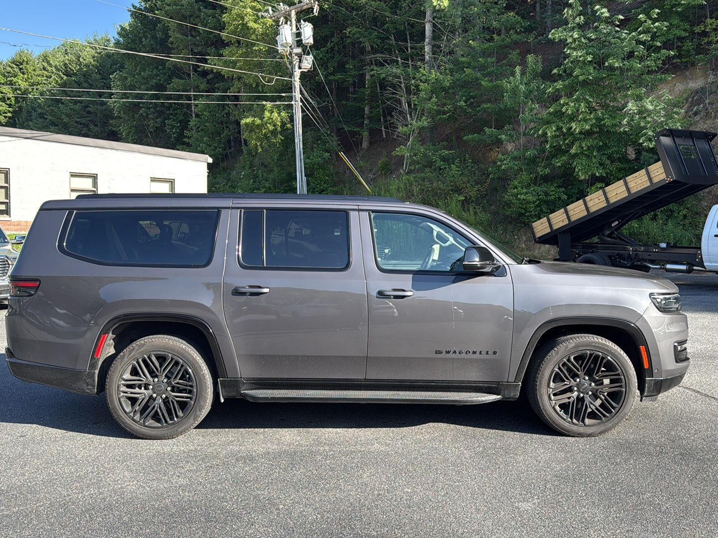 2025 Jeep Wagoneer L Series II Carbide