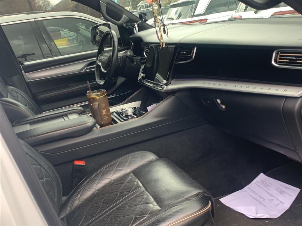 2022 Jeep Grand Wagoneer Series III