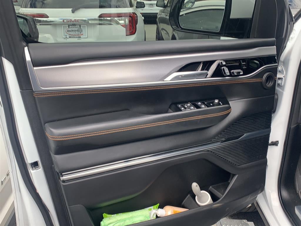 2022 Jeep Grand Wagoneer Series III