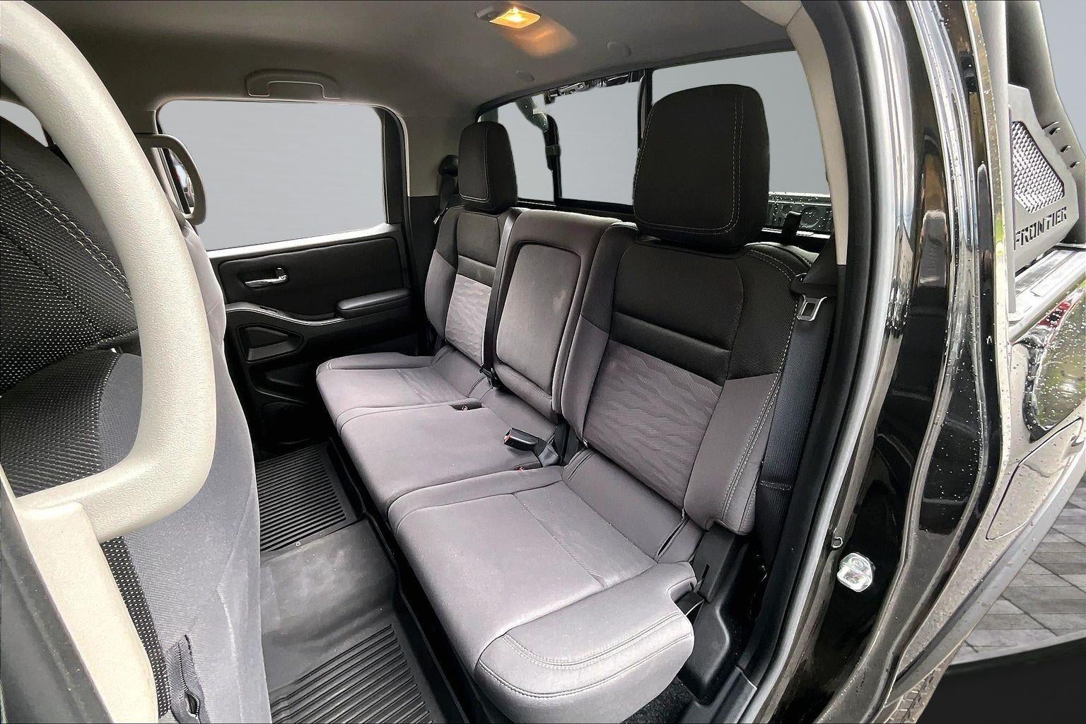 2024 Nissan Frontier SV