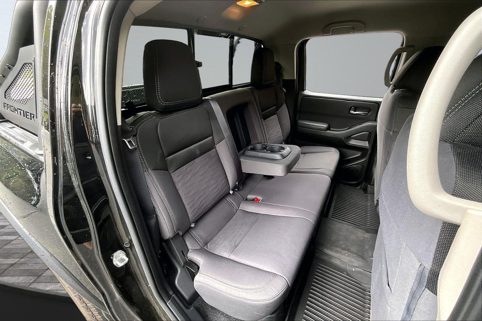 2024 Nissan Frontier SV