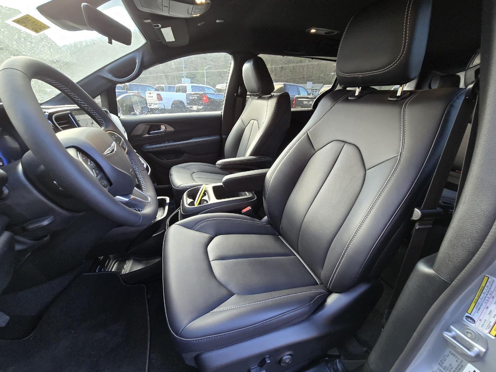 2026 Chrysler Voyager LX