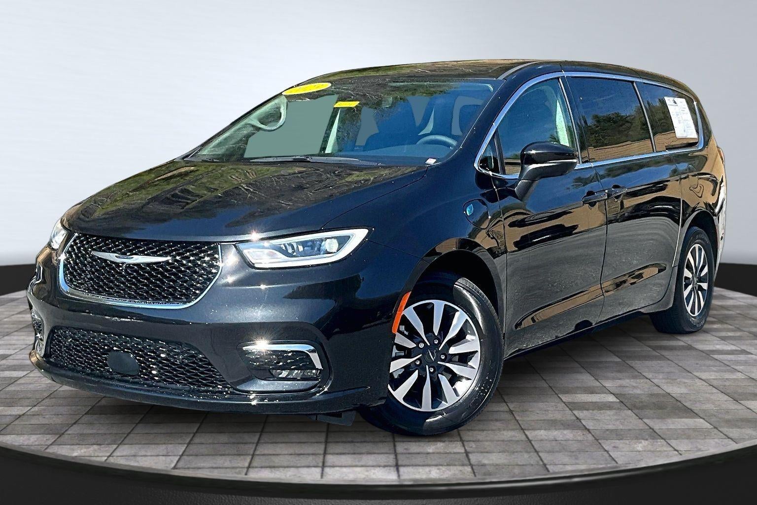 2023 Chrysler Pacifica Hybrid Touring L