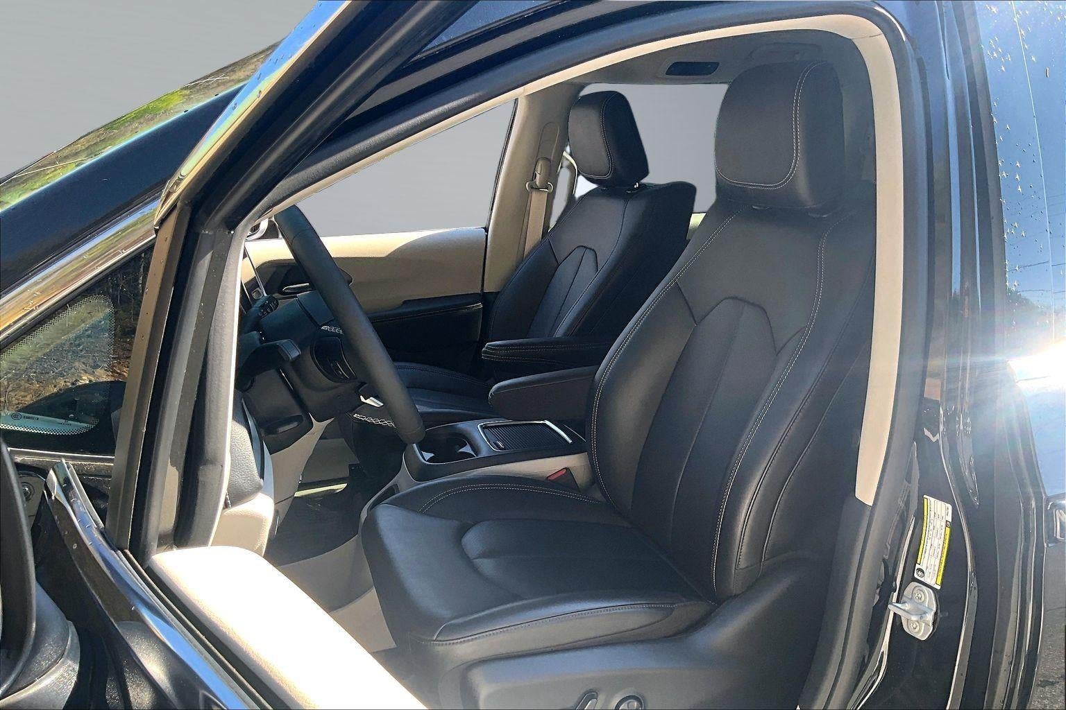 2023 Chrysler Pacifica Hybrid Touring L