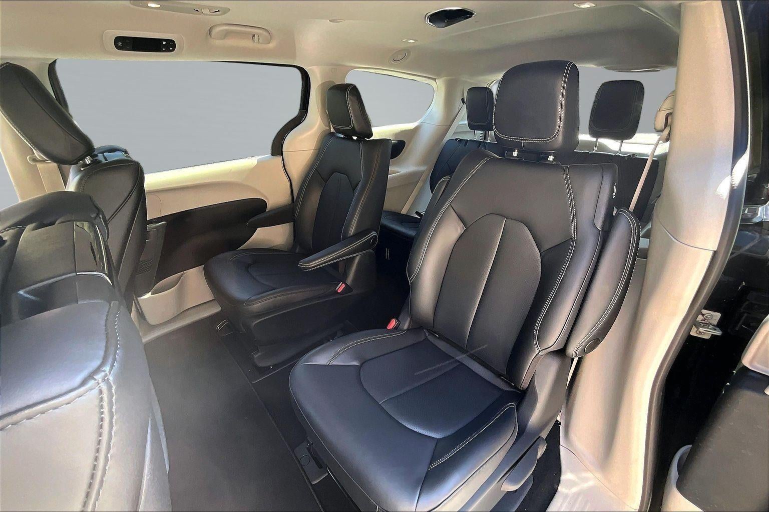 2023 Chrysler Pacifica Hybrid Touring L