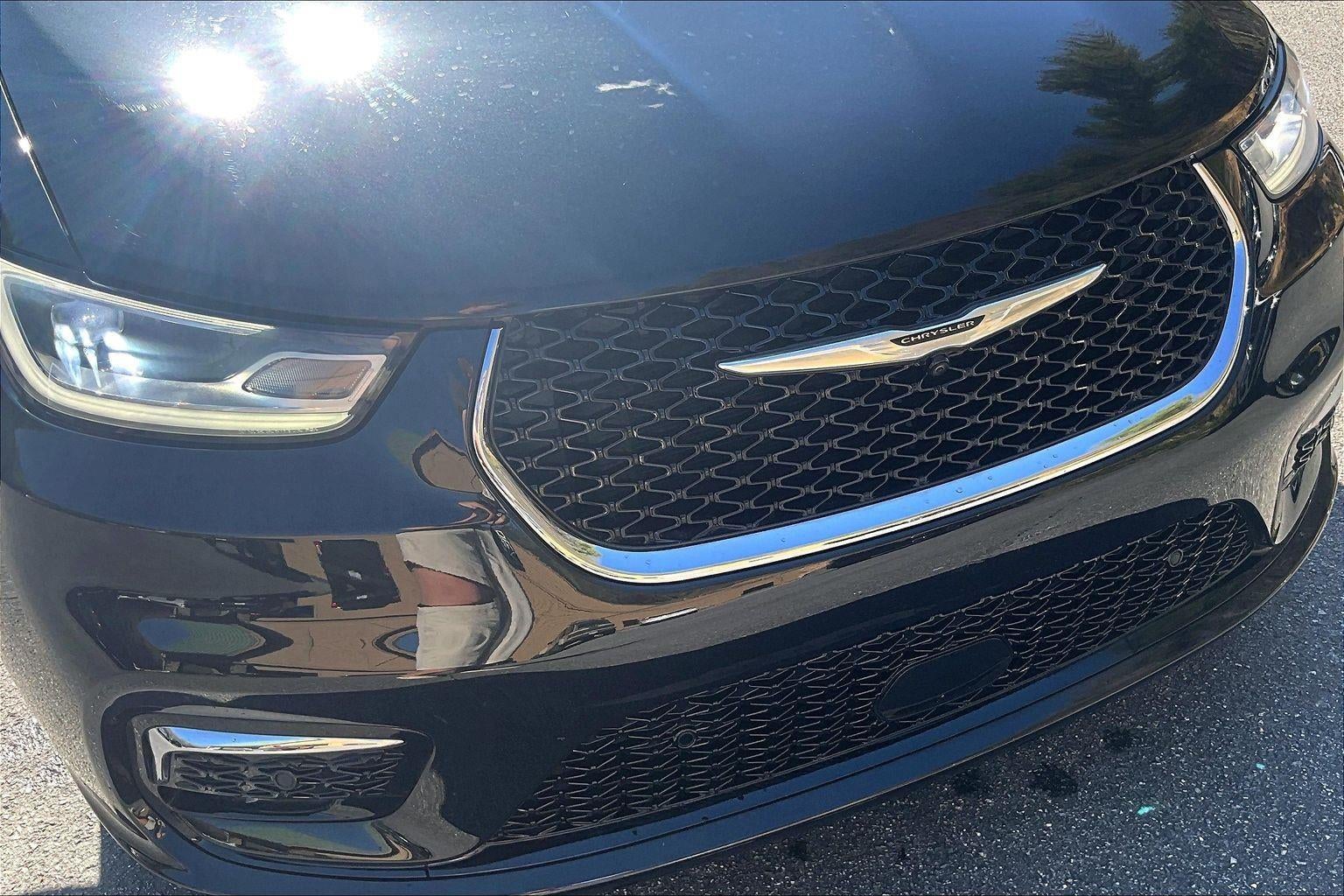 2023 Chrysler Pacifica Hybrid Touring L