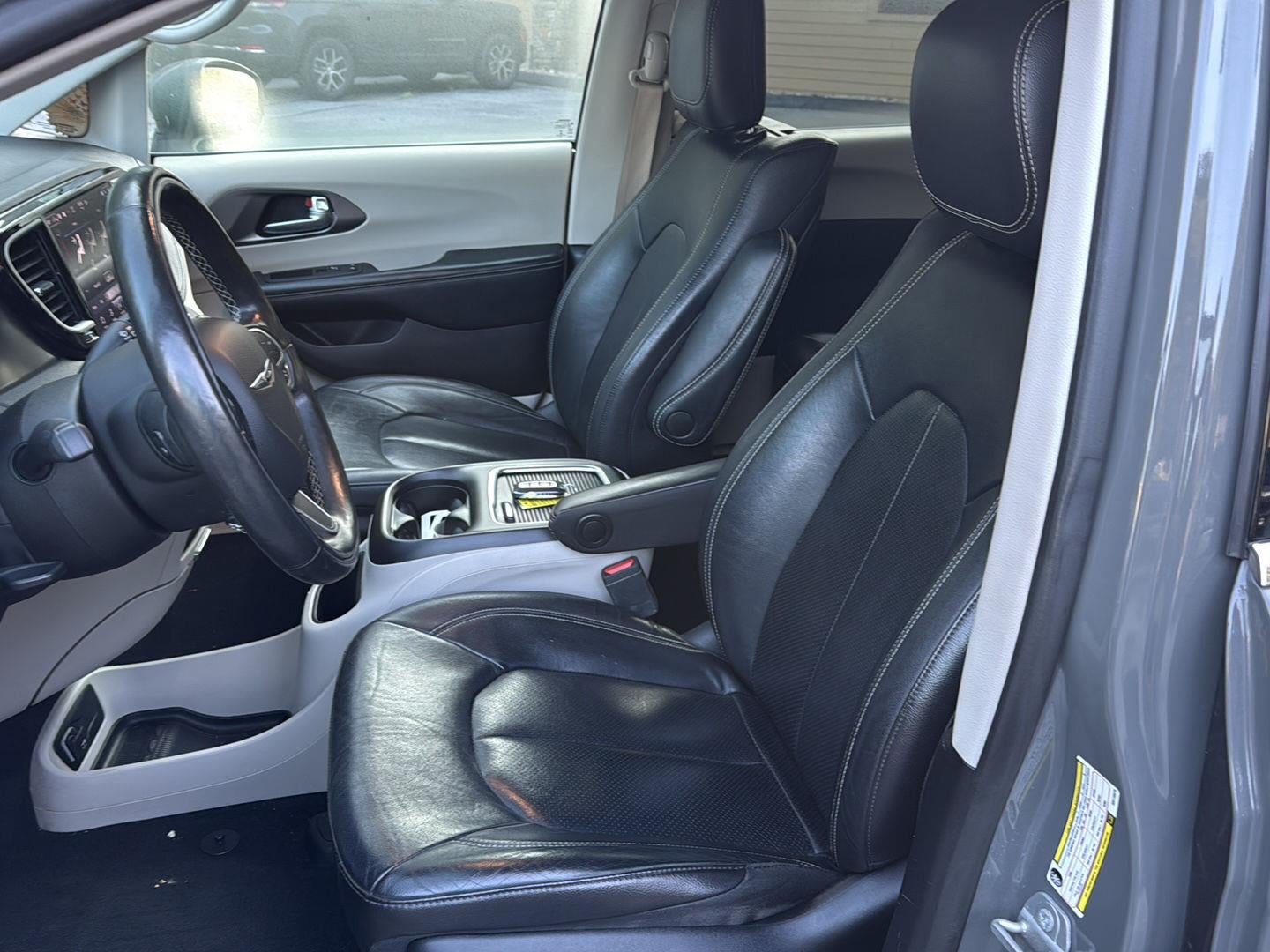 2022 Chrysler Pacifica Hybrid Touring L