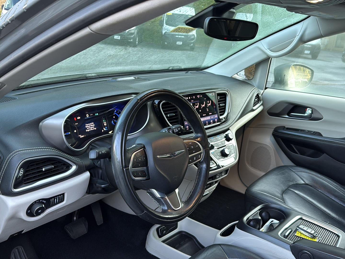 2022 Chrysler Pacifica Hybrid Touring L
