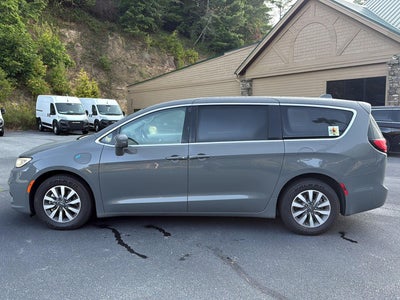 2022 Chrysler Pacifica Hybrid Touring L