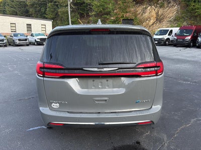 2022 Chrysler Pacifica Hybrid Touring L