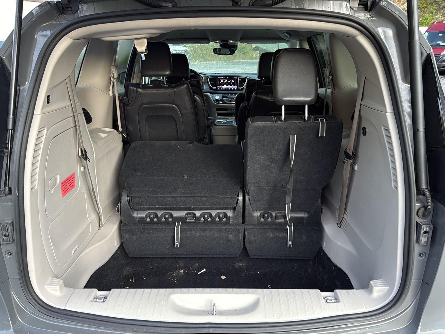 2022 Chrysler Pacifica Hybrid Touring L