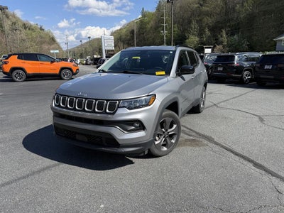 2022 Jeep Compass Latitude Lux