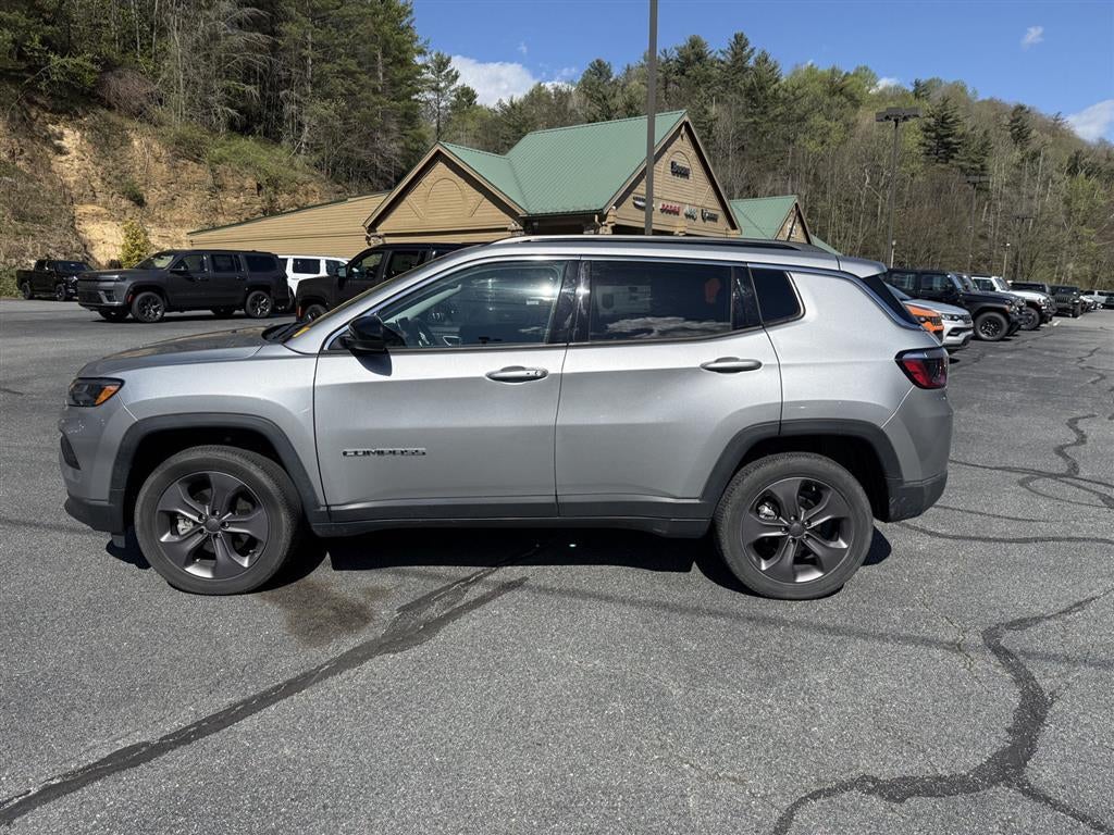 2022 Jeep Compass Latitude Lux