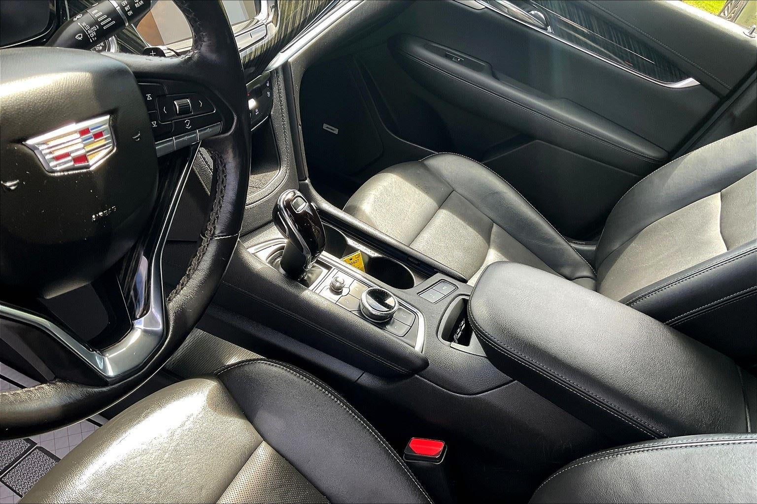 2023 Cadillac XT6 AWD Premium Luxury