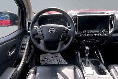 2025 Nissan Frontier SL
