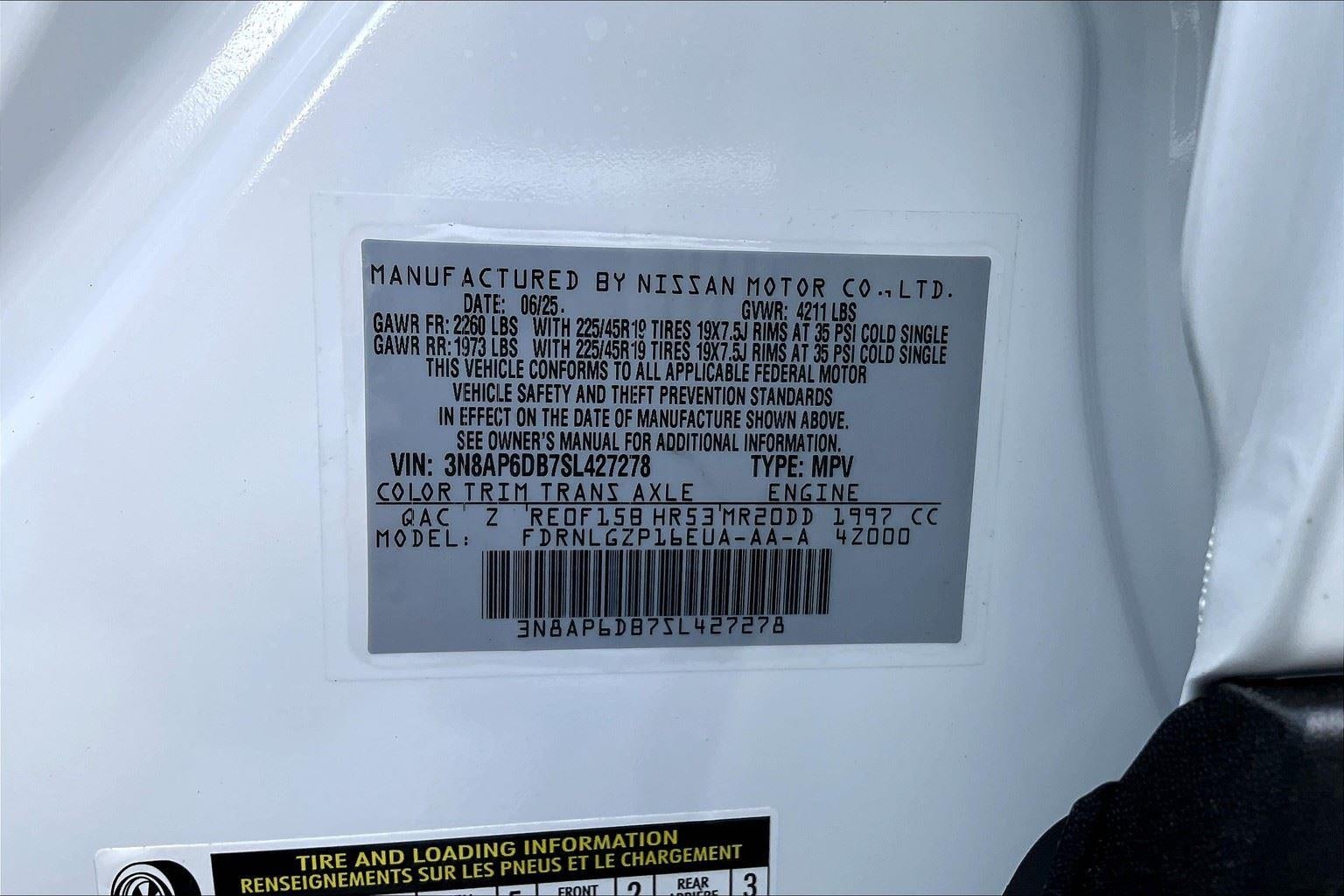 2025 Nissan Kicks SR