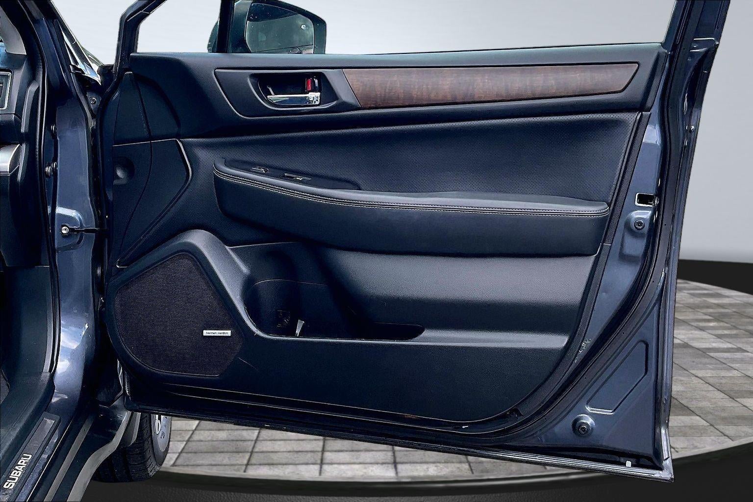 2017 Subaru OUTBACK LIMITED