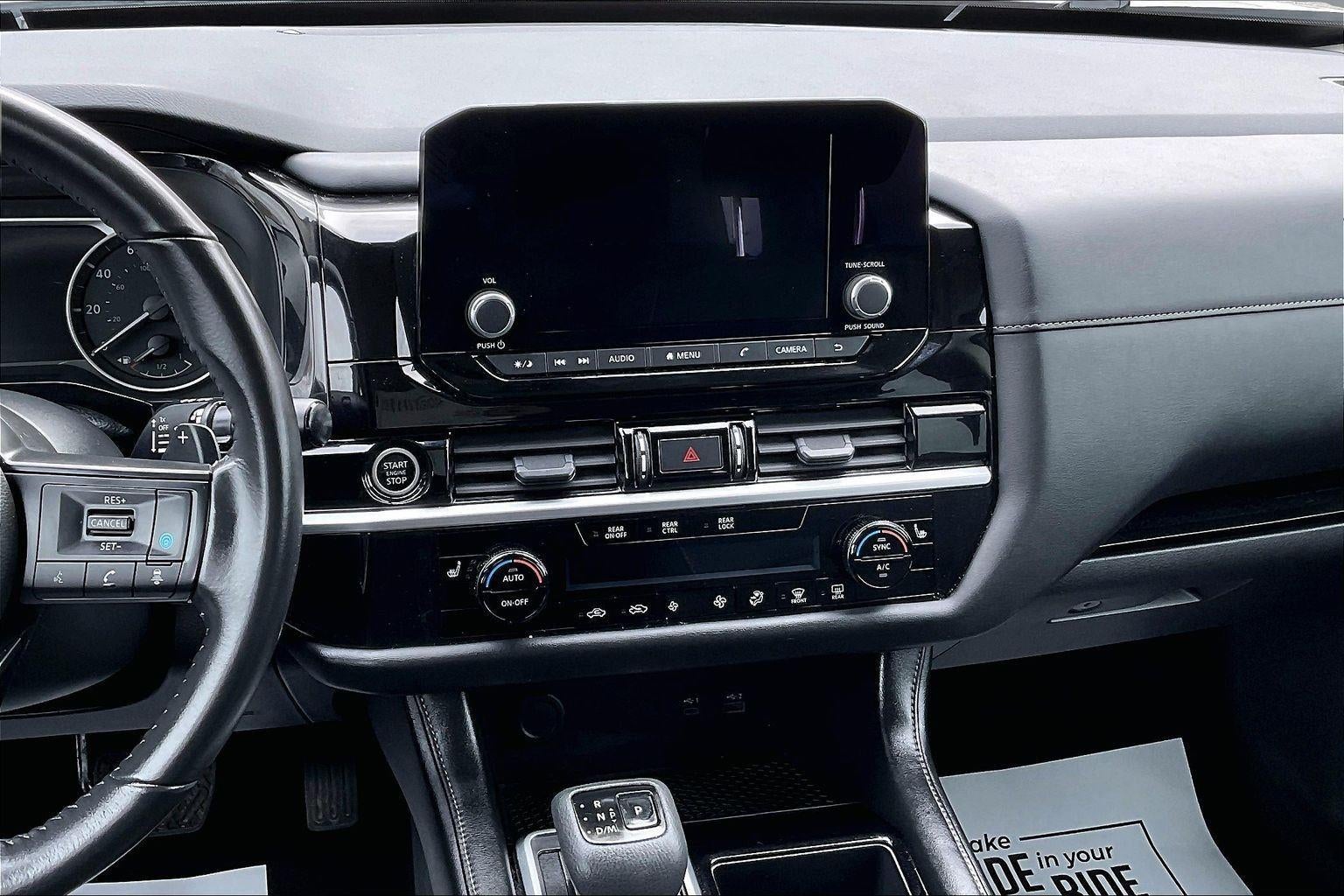 2024 Nissan Pathfinder SV