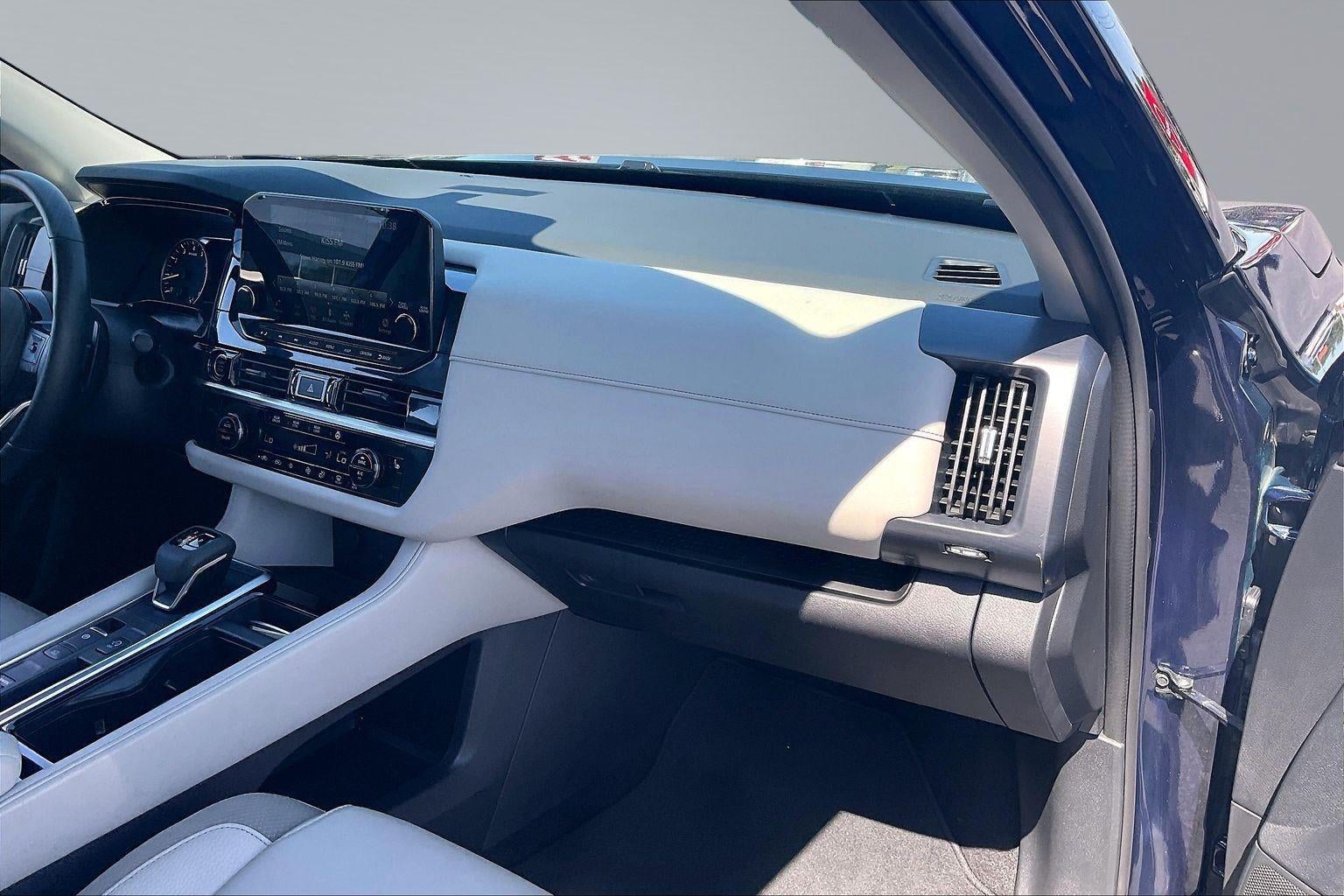 2024 Nissan Pathfinder SL