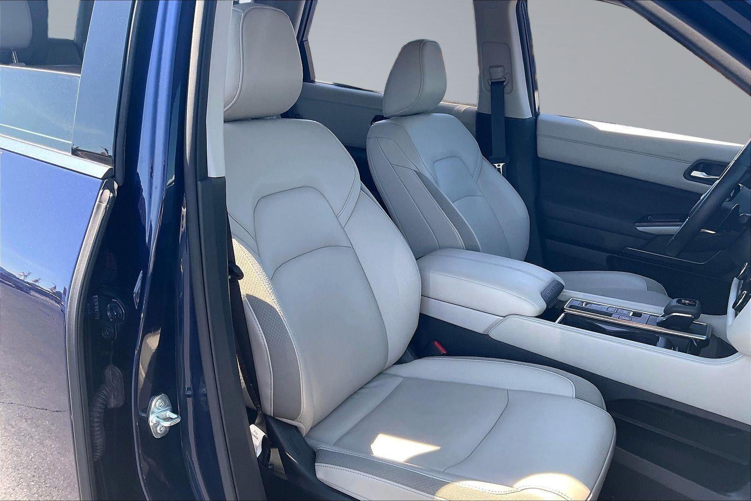 2024 Nissan Pathfinder SL