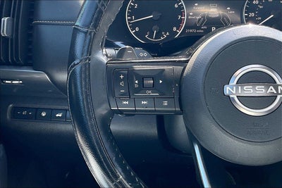 2023 Nissan Pathfinder SL