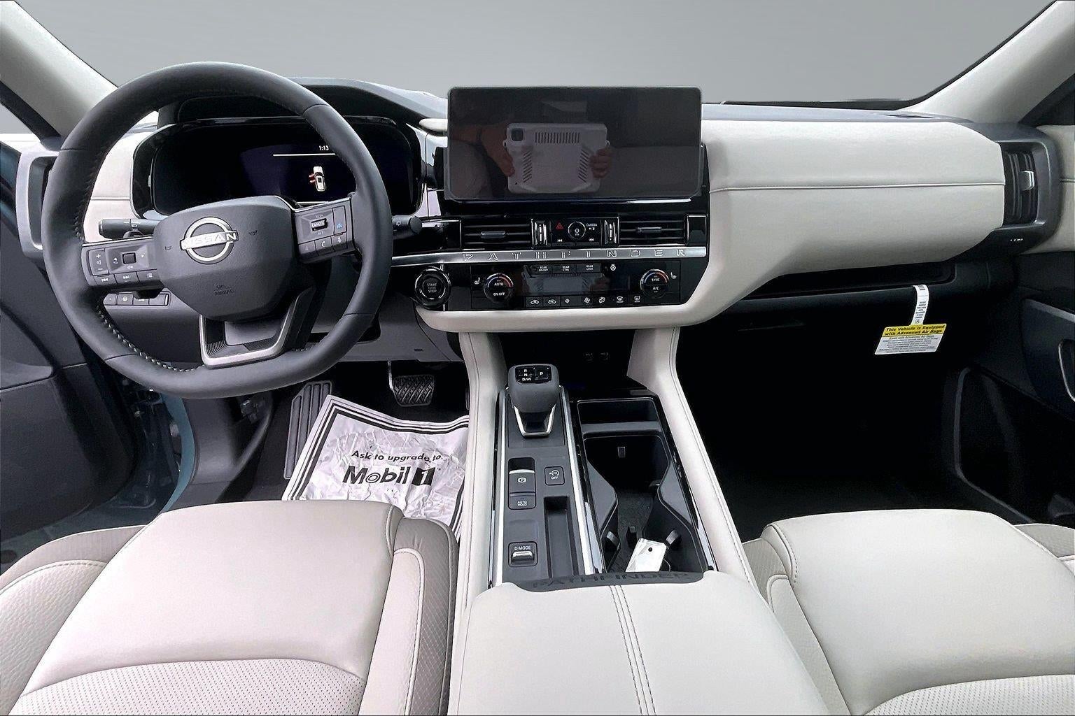 2026 Nissan Pathfinder SL